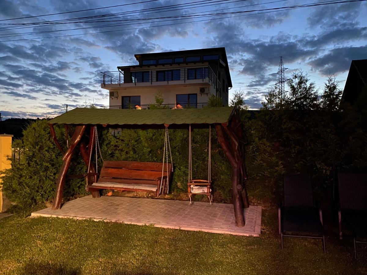 Отель Vila Eszter Совата Экстерьер фото